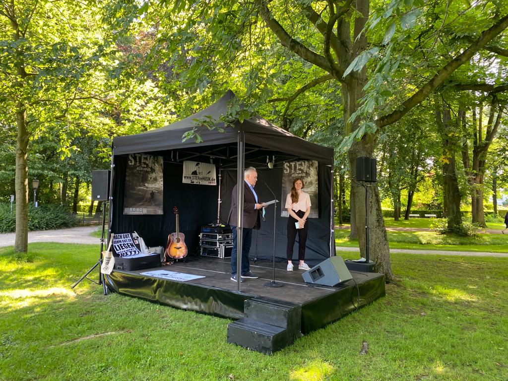 Bühne beim Mutwochen Start 2021 im Schlossgarten Stadthagen