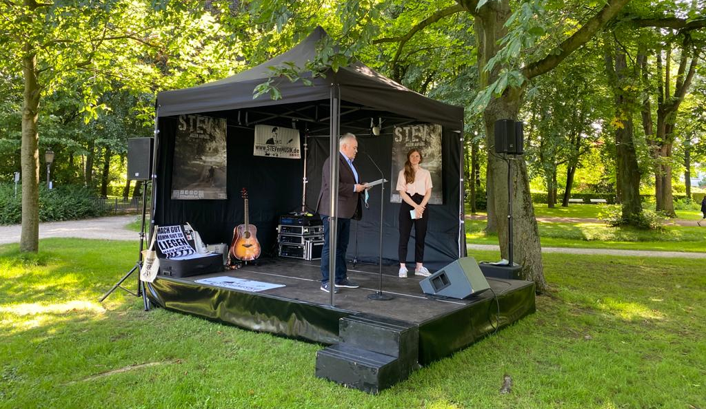 Bühnenpodeste mit Pavillon im Stadtpark in Stadthagen